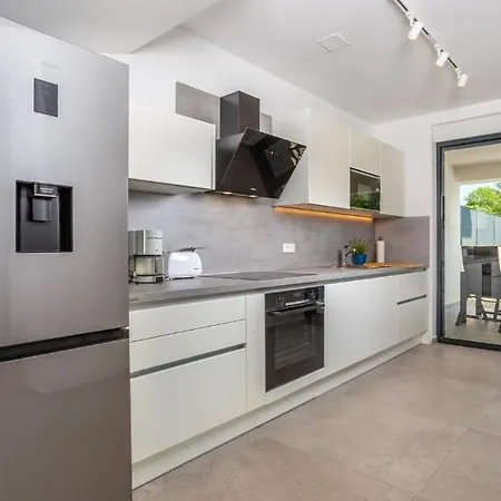 Larus Sveti Anton (Krk)