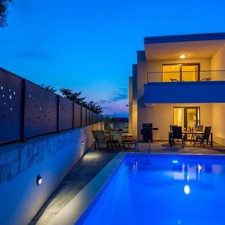 וילה Larus Sveti Anton (Krk)