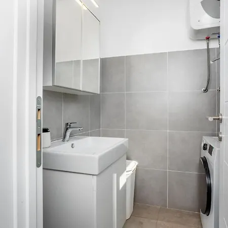 Larus Villa