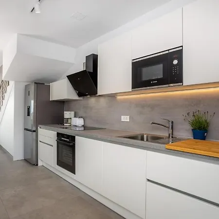 Larus * Sveti Anton (Krk)