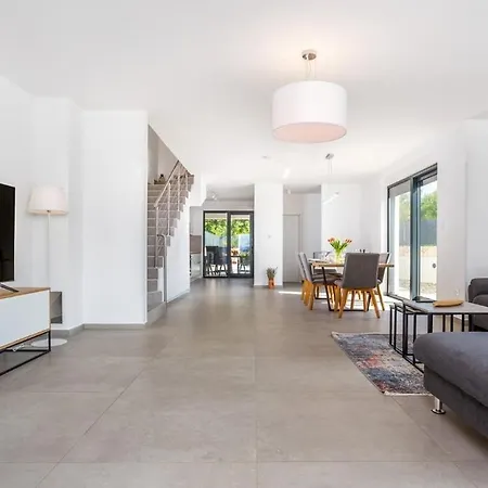 Larus * Sveti Anton (Krk)