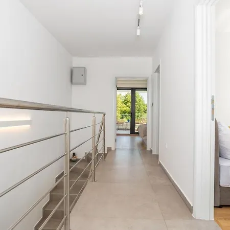 Villa Larus