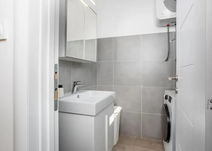Larus Villa