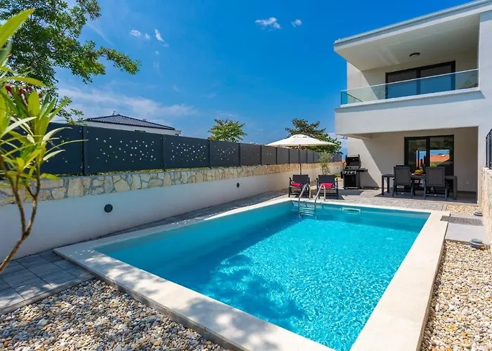 Larus Villa Sveti Anton